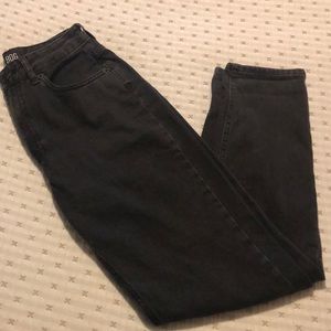 BDG Black  mom high rise jeans like new